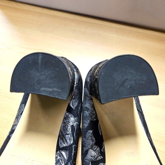 Marc Fisher Ion Silver & Black Metallic Brocade Ankle Strap Block Heel Pumps - Picture 7 of 11